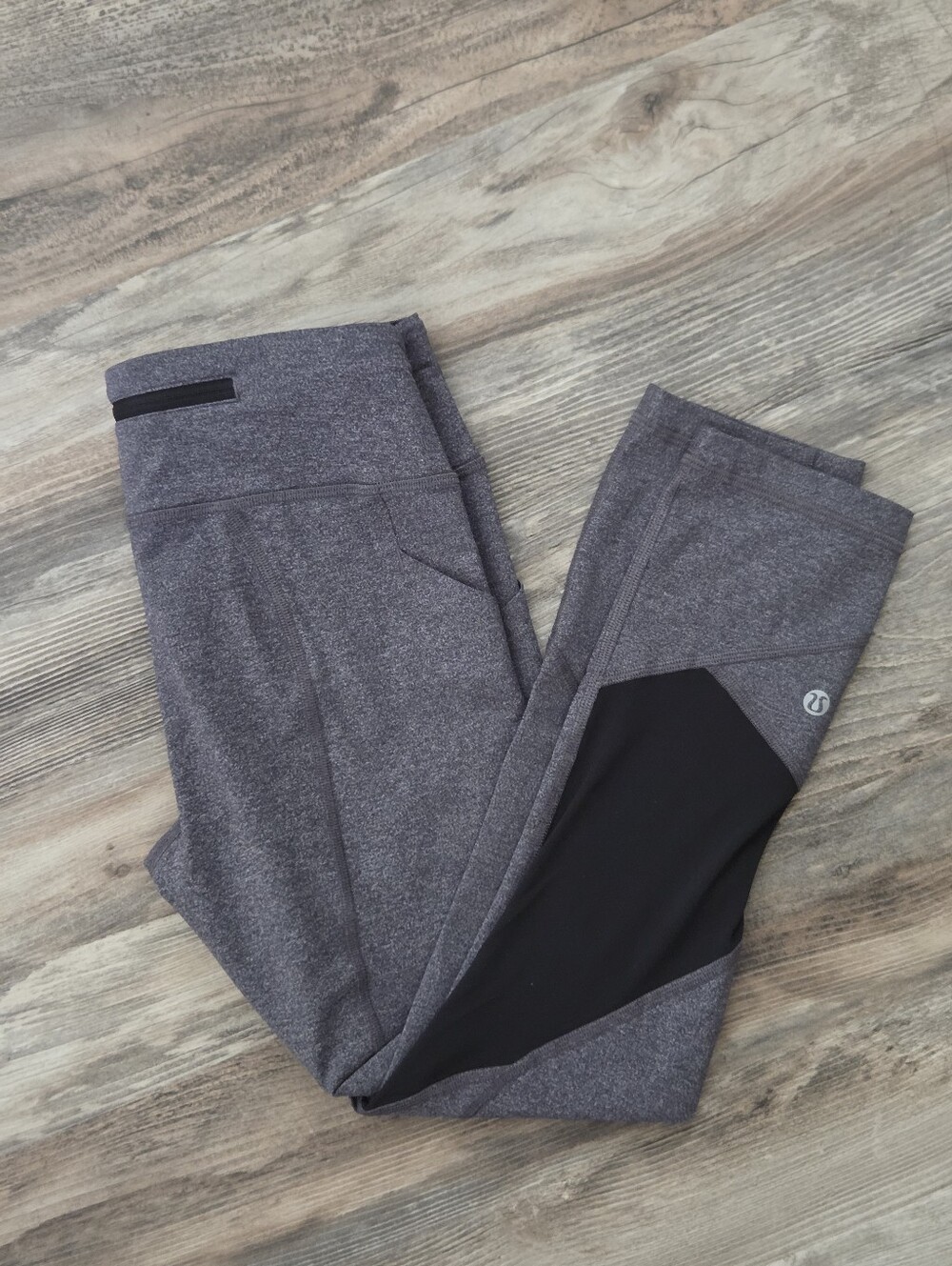 Lululemon size 4 Pace Rival Crop 22" Length Running Pants
Heathered Black